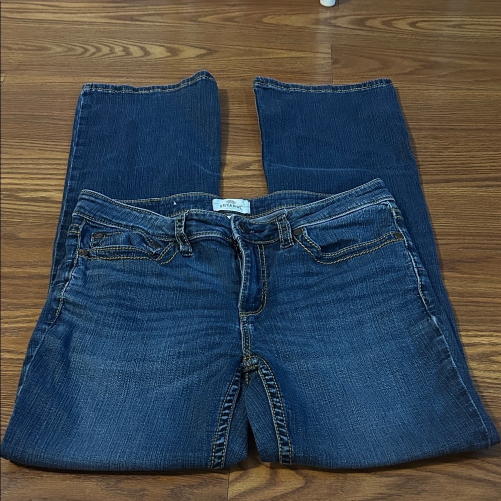 Shyanne Life Dark Wash Boot Cut Stretch Mid rise Denim 32x32 Embroidered pockets